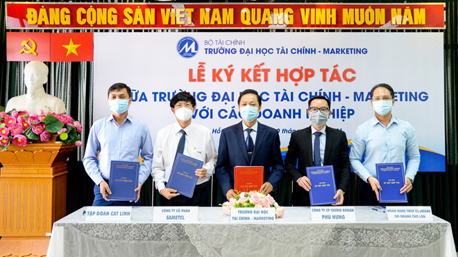 Lễ ký kết hợp tác giữa trường đại học Tài Chính - Marketing và  các doanh nghiệp 